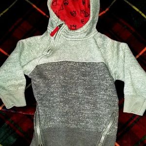 Hoodie with zips on sides